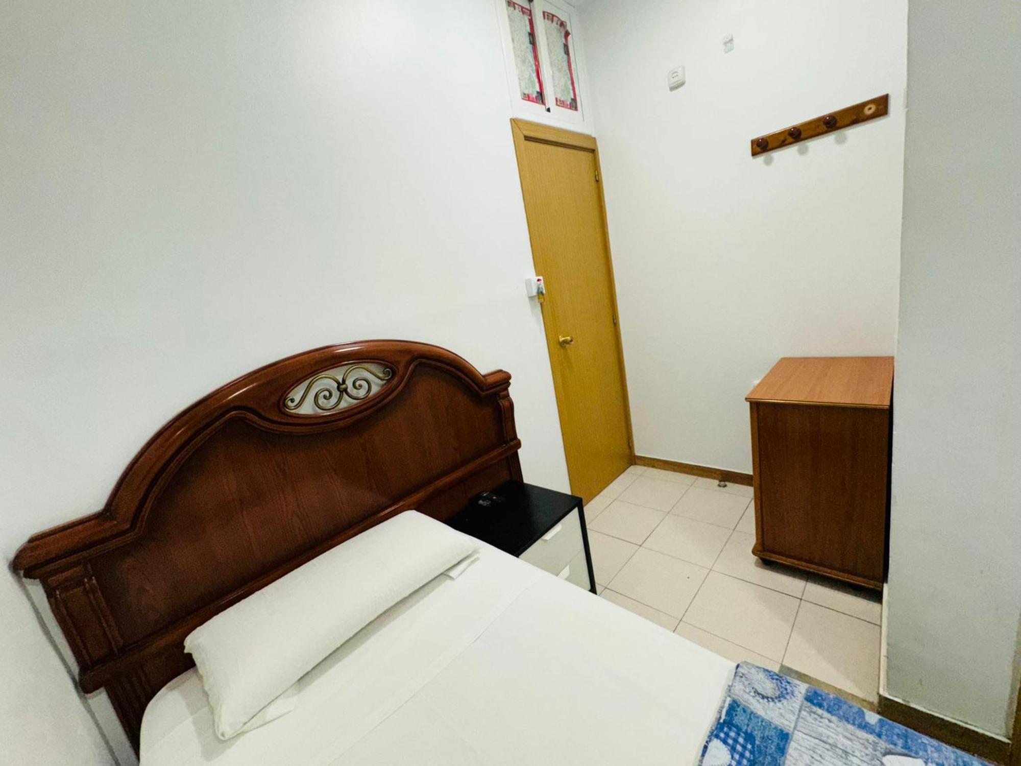 Hostal Mont Thabor Barcelona Exteriör bild