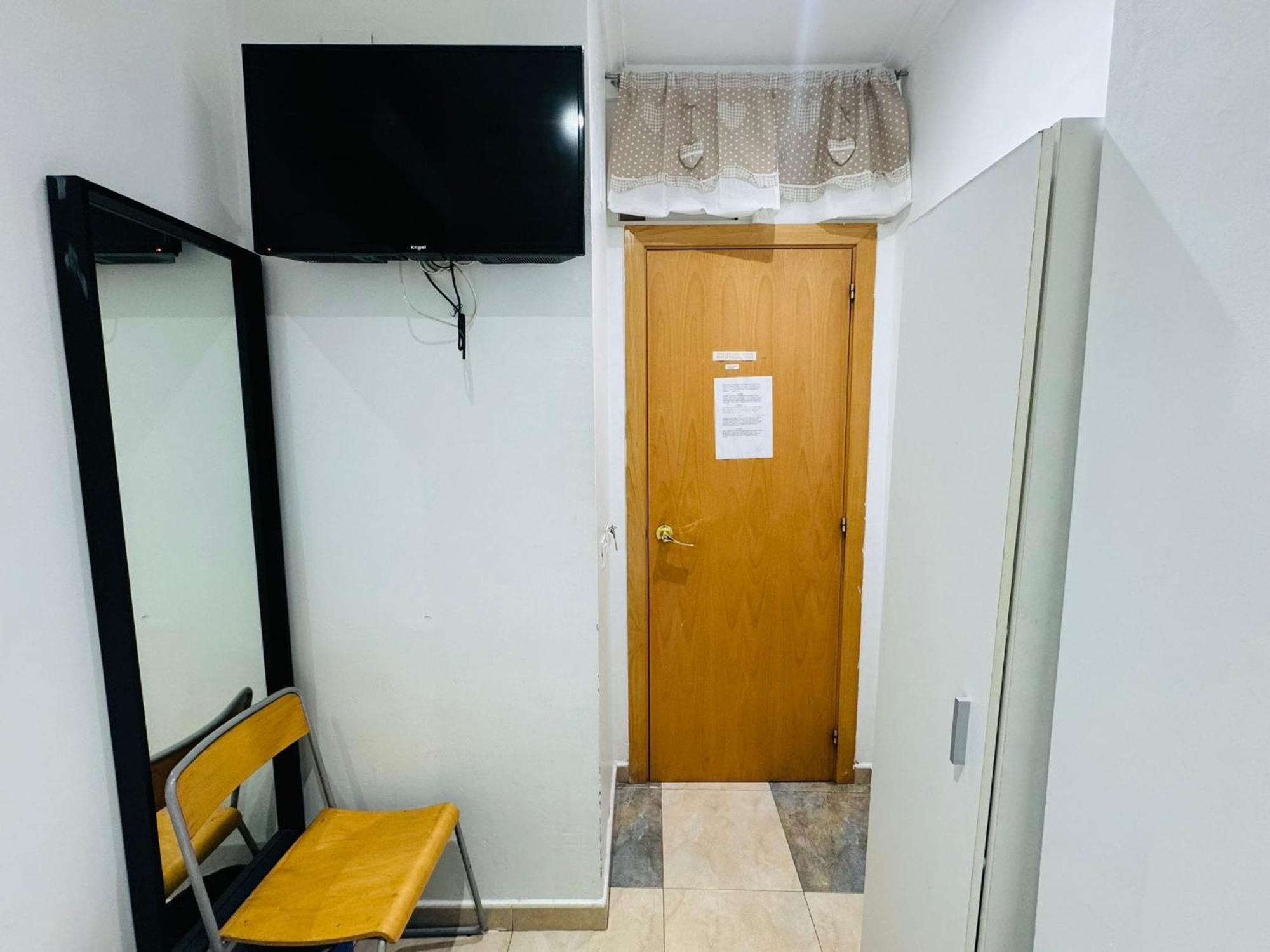 Hostal Mont Thabor Barcelona Exteriör bild