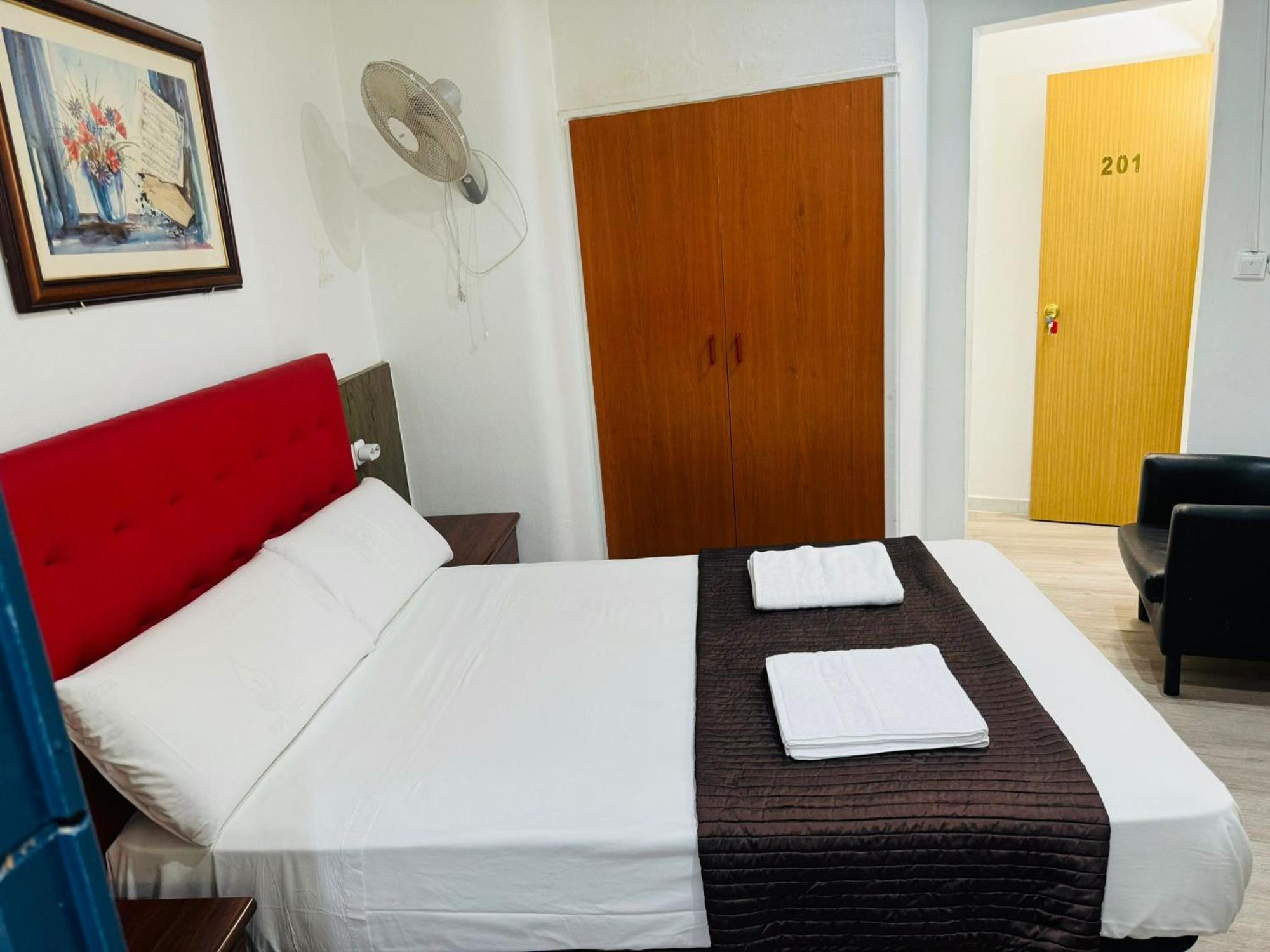 Hostal Mont Thabor Barcelona Exteriör bild