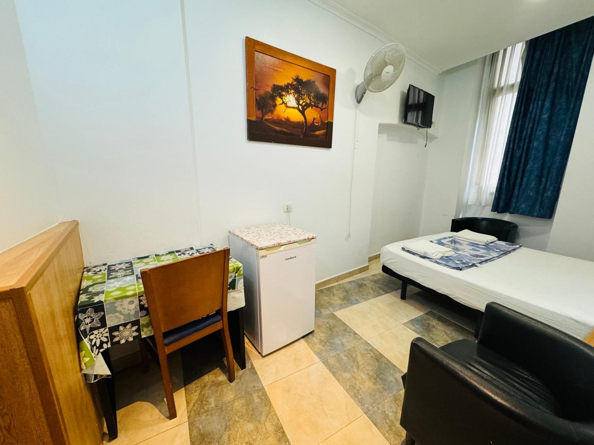 Hostal Mont Thabor Barcelona Exteriör bild
